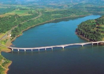 Foto aérea mostra a imponente ponte de Marcelino Ramos na BR-153