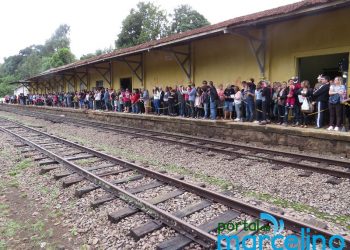 Maria-Fumaça atrai centenas de turistas no feriadão de Páscoa em Marcelino Ramos
