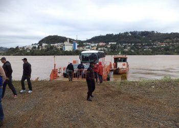 Balsa de Marcelino Ramos é uma das principais alternativa de desvio da BR-153. Travessia 24h