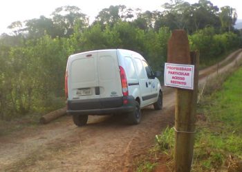 Motoristas utilizam acesso através de Potreiro para desviar ponto de bloqueio na BR-153 em Marcelino