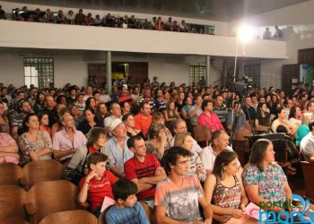 Espetáculo de Danças lota teatro e surpreende público com show de beleza e criatividade. Confira