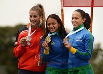 Karina conquista medalha de bronze no Sul-Americano