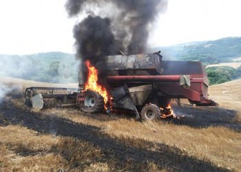 Colheitadeira de agricultor de Marcelino Ramos é destruída por incêndio em Viadutos