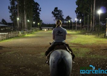 Nova iluminação é inaugurada e vai proporcionar brilho especial ao Rodeio de Pinhalzinho