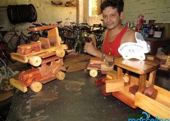 Talento: “Gepeto” marcelinense transforma restos de madeira em brinquedos