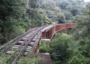 Descaso: Um retrato do abandono da Estrada de Ferro na região de Marcelino Ramos