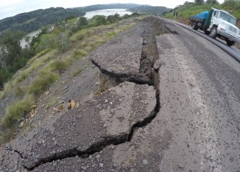 Após um ano, KM 2 da BR-153 ainda apresenta rachaduras no lado gaúcho