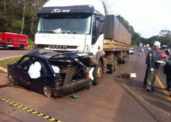 Acidente entre carro e caminhão na BR-153 em Severiano de Almeida deixa 4 mortos
