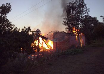 Mais uma  casa é destruída pelo fogo em Marcelino Ramos