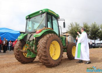 Comunidade de Santa Bárbara realiza festa para comemorar Dia do Colono e do Motorista