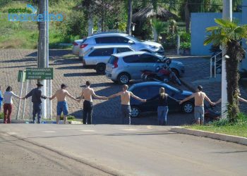 Bandidos assaltam agências bancárias em Maximiliano e usam escudo humano para fugir