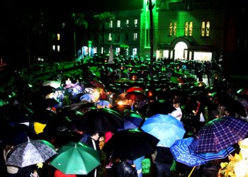 Chuva provoca transtornos, mas não abala fé de devotos de Nossa Senhora da Salette