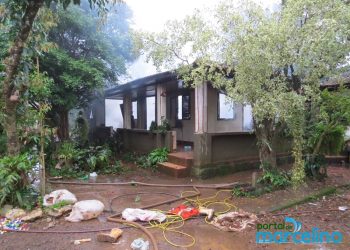 Campanha: Família que teve casa destruída por incêndio precisa de móveis e materiais de construção