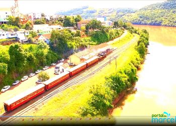Drones registram imagens incríveis da Maria-Fumaça em Marcelino Ramos
