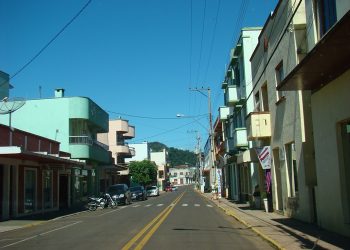 Família é surpreendida e fica cara a cara com ladrão em Marcelino Ramos