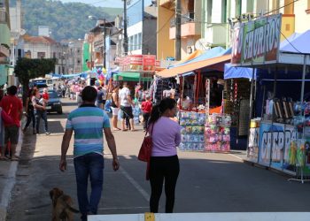 ROMARIA: Camelôs ocupam espaços em bom número na área central da cidade