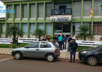 Manifestação exige do Governo ações para combater crimes em Maximiliano de Almeida