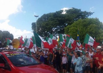 Mais de 1.000 pessoas saem às ruas em Viadutos para protestar contra a Reforma da Previdência