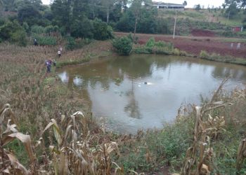 Veículo conduzida por marcelinense sai da pista e cai dentro de açude em Gaurama