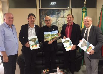 Lideranças de Marcelino mantém contatos na Secretaria Estadual de Turismo