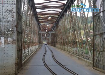 Chapas de aço na ponte rodoferroviária?