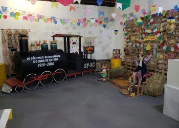 Estação Ferroviária de Marcelino Ramos recebe decoração especial para as festas juninas