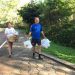 Casal de turistas que passou 10 dias nas Termas de Marcelino recolhe volume expressivo de lixo nas caminhadas diárias