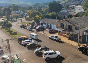 Mais de 60 policiais cumpriram mandados de busca e apreensão em Viadutos