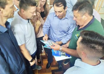 Empresário marcelinense se reúne com Governador de SC e pede apoio para ligação asfáltica até a ponte ferroviária