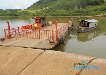 Balsa que faz a travessia em Alto Bela Vista suspende serviço por tempo indeterminado