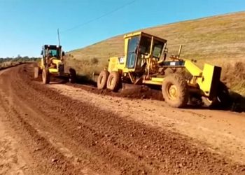 Prefeitura de Maximiliano de Almeida recupera trechos mais críticos da RS-126 que dá acesso a Marcelino Ramos
