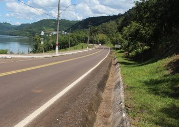Limpeza geral na avenida Beira Rio