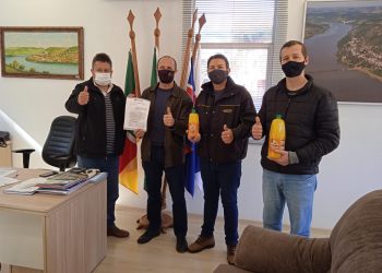 Marcelino Ramos assina importante contrato com indústria de suco do litoral de SC