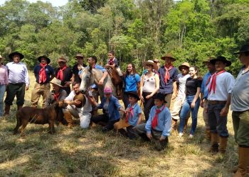 Dia do Gaúcho comemorado no distrito de Coronel Teixeira