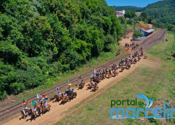 Cavalgada “Caminhos de Ferro” de Erechim a Marcelino Ramos reivindica retorno do trem