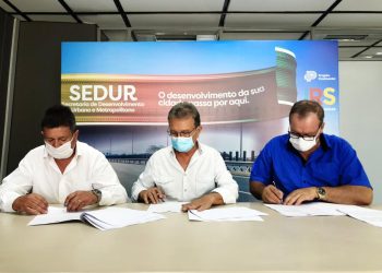 Prefeito de Marcelino Ramos assina convênio para obra de pavimentação em Marcelino Ramos