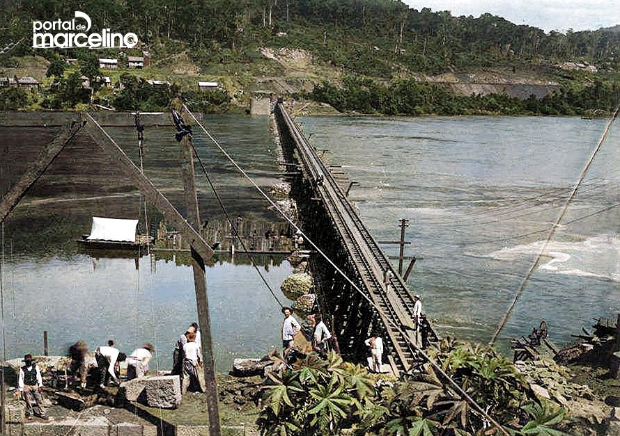 Foto com mais de 100 anos mostra construção da ponte