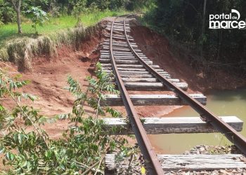 Deslizamento de terra interrompe passeio de trem